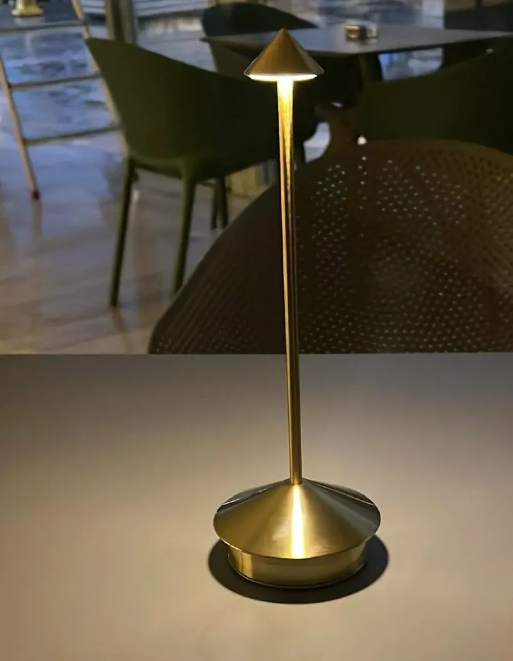 Masa Lambası Şarjlı