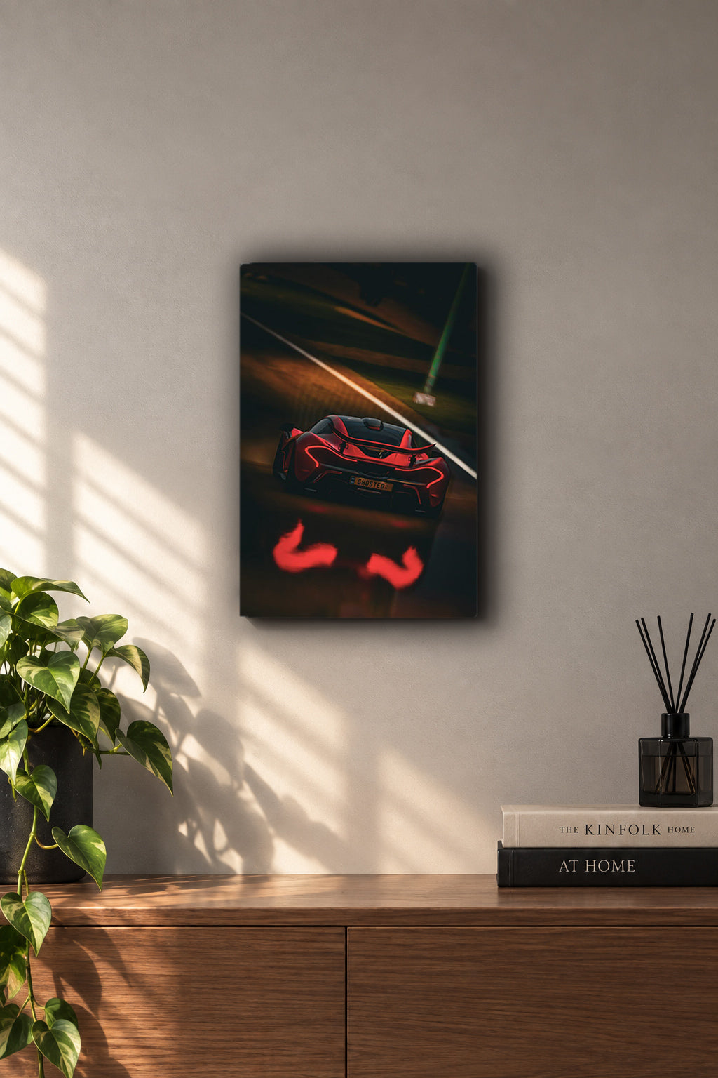 McLaren P1 Night Track Taillights Neon Reflection Metal Duvar Tablosu McLaren P1 Night Track Taillights Neon Reflection Metal Duvar Tablosu