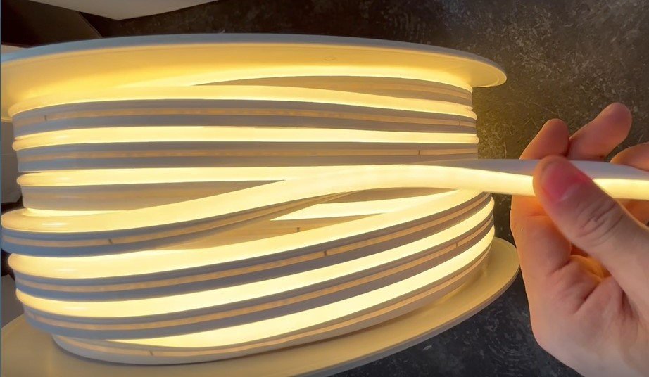 نيون LED 220 فولت — أنبوب نيون مرن يُوصَل بالشبكة نيون LED 220 فولت — أنبوب نيون مرن يُوصَل بالشبكة